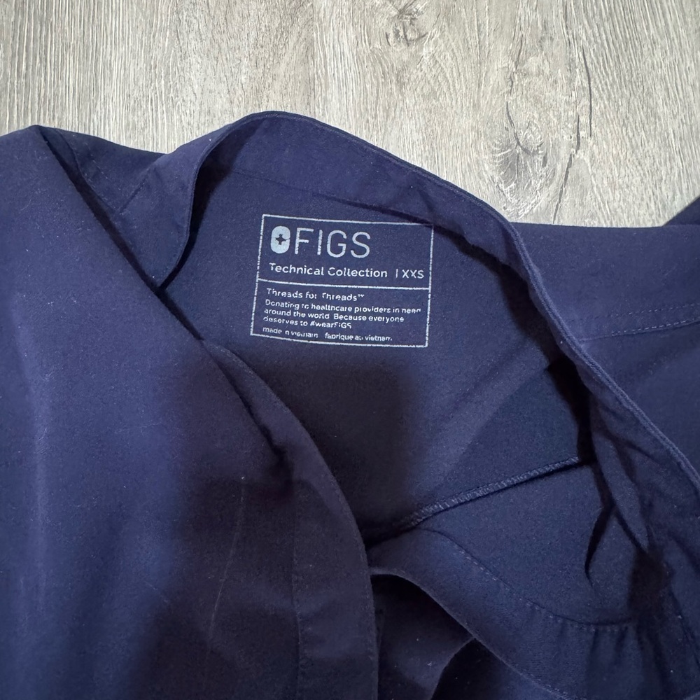 Figs Rafaela Oversized Scrub Top - Picture 2 of 3